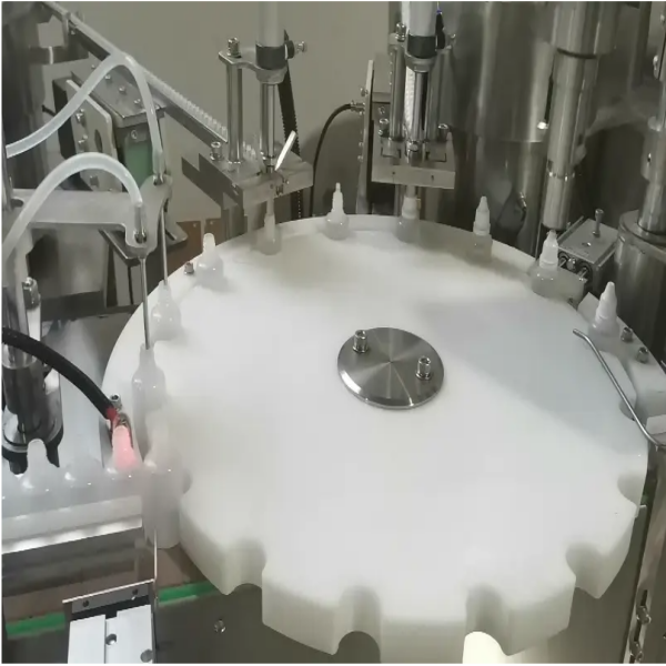 Способ запечатывания машины для наполнения и запечатывания соуса
